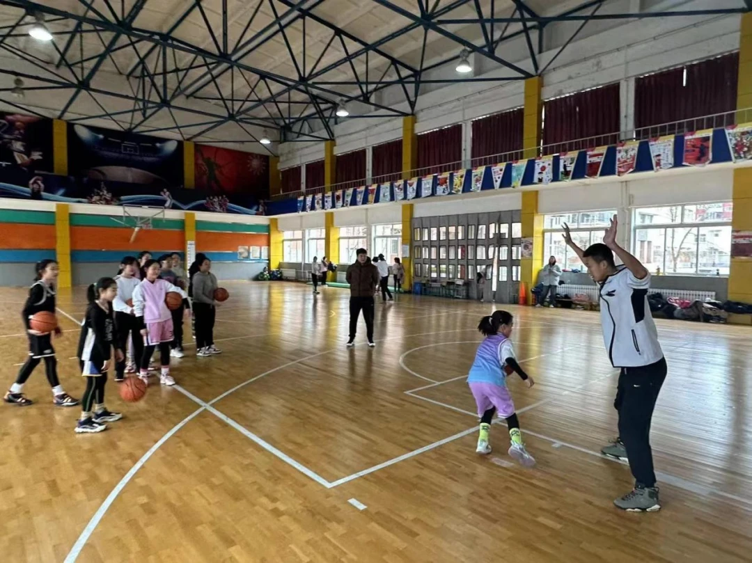 业余爱好者如何系统地学习篮球技能_1